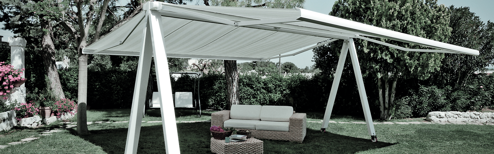 Pergolas_StoresDoublePente_UveAres_Bloque3_Carrusel_3_1920x600 copia